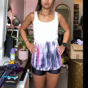 Lululemon tank size 4